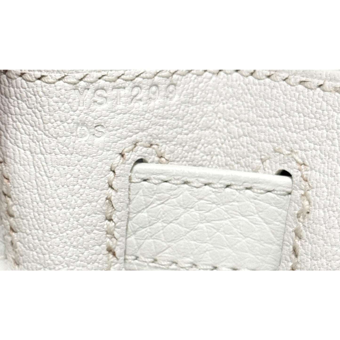 Hermes Kelly 28 White Blanc Togo Leather Gold Hardware RARE